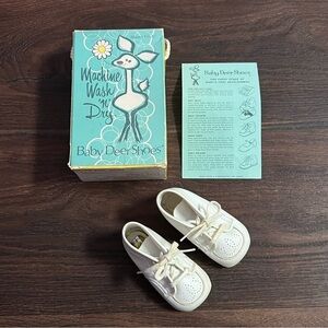 Vintage Doveen Baby Deer Baby Infant White crib shoes size 2